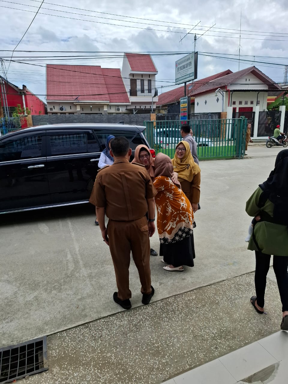 Kedatangan Ibu Rinda Andi Harun ke Puskesmas Air Putih